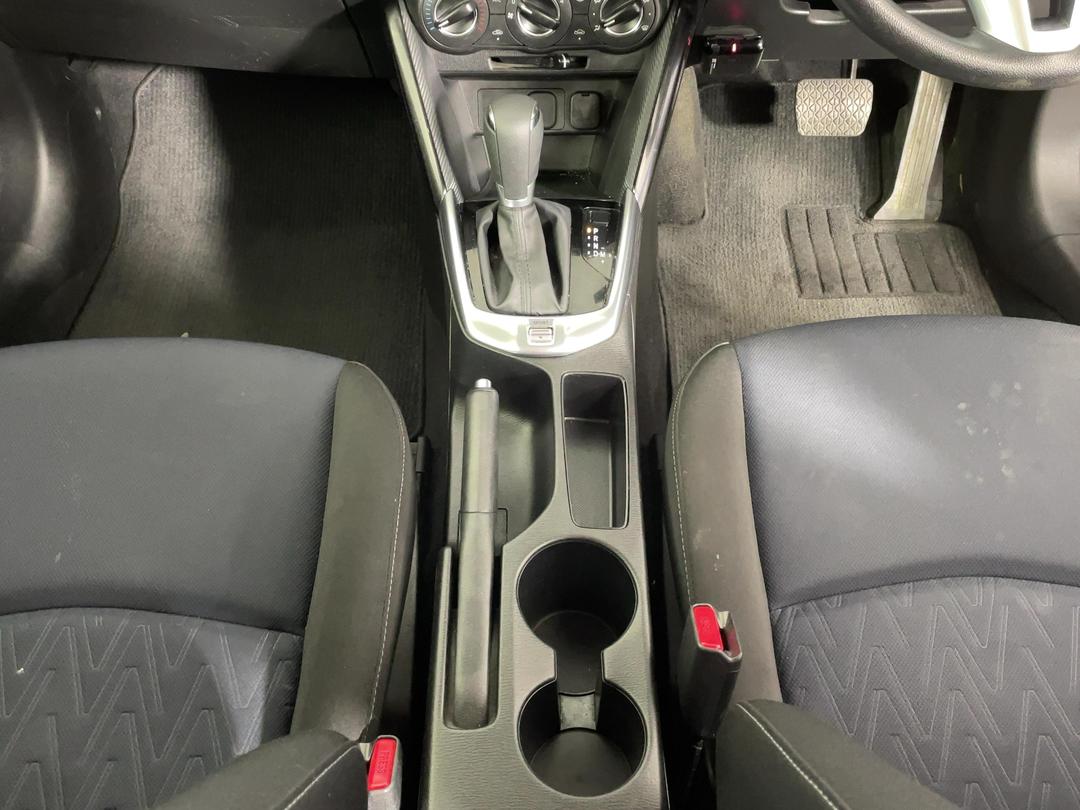 Photo '18' of Mazda Demio