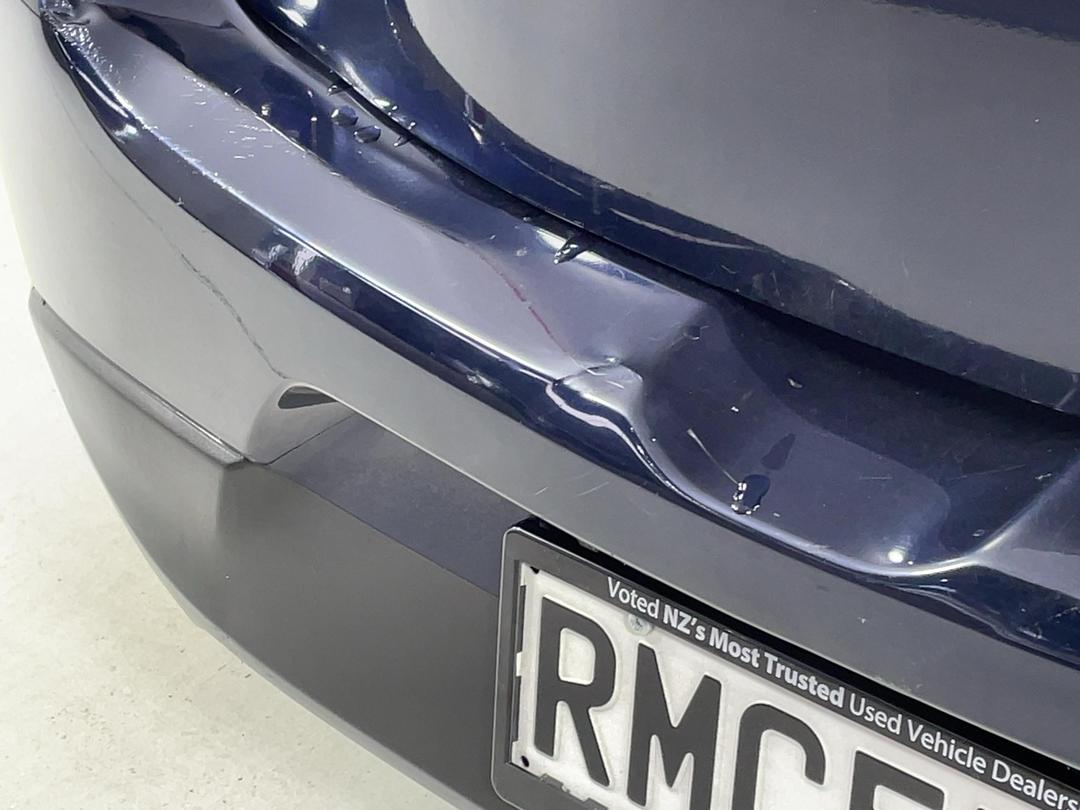Photo '23' of Mazda Demio