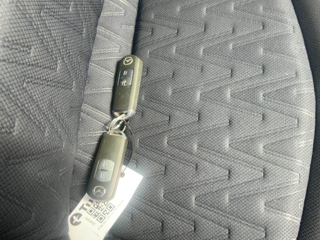 Photo '22' of Mazda Demio