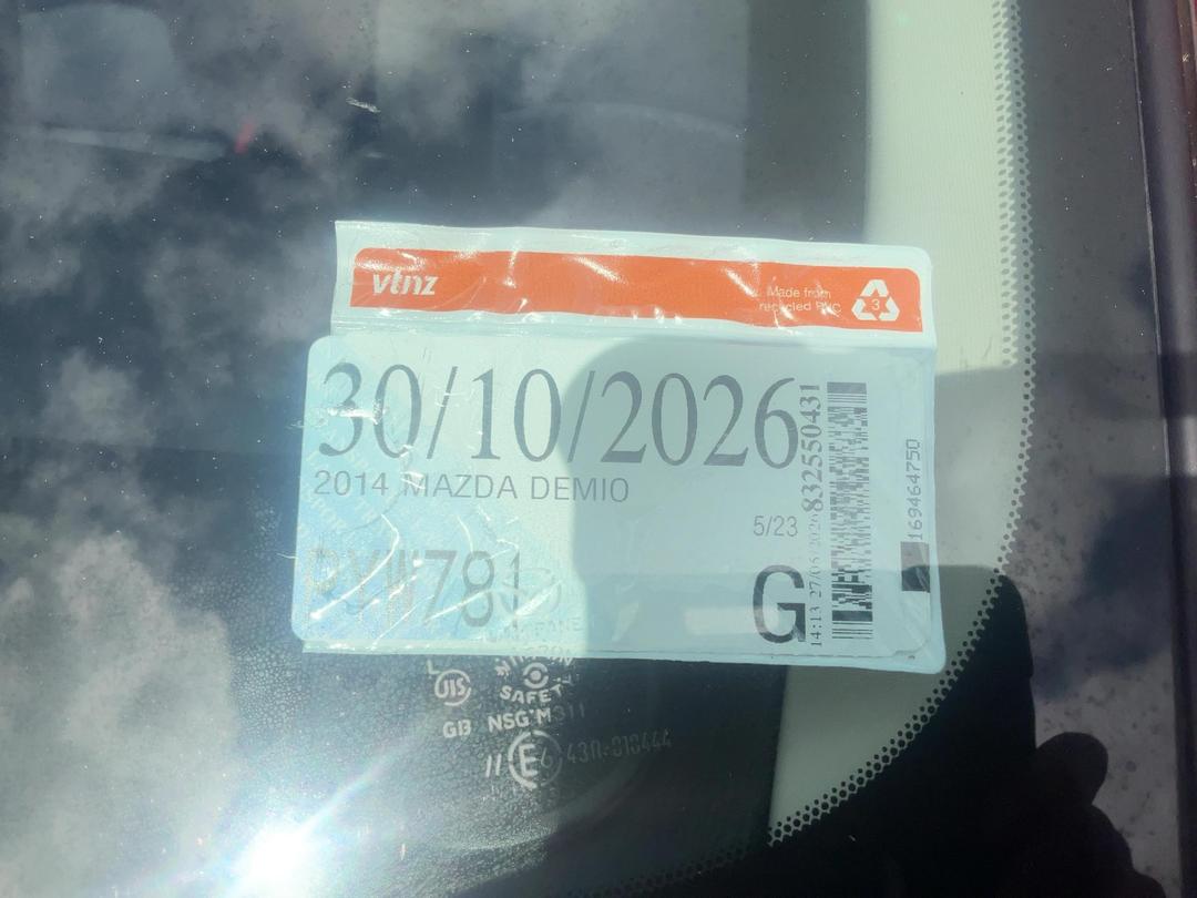 Photo '24' of Mazda Demio