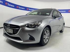 Photo '4' of Mazda Demio