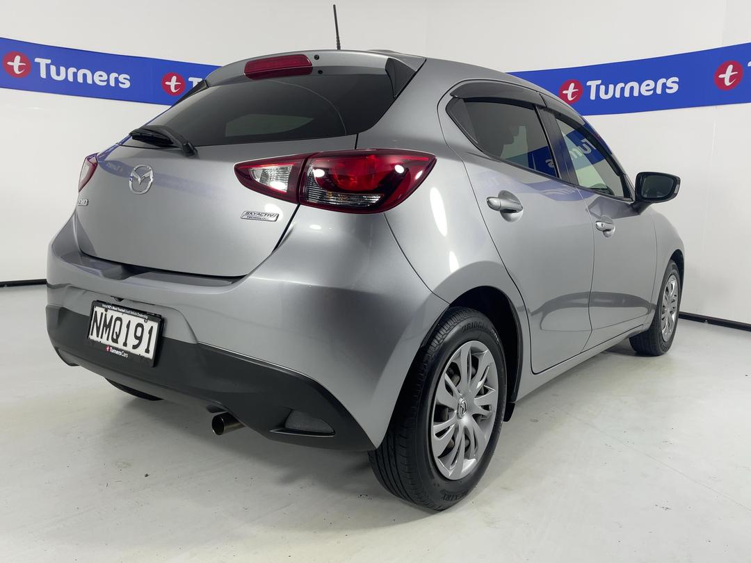 Photo '7' of Mazda Demio