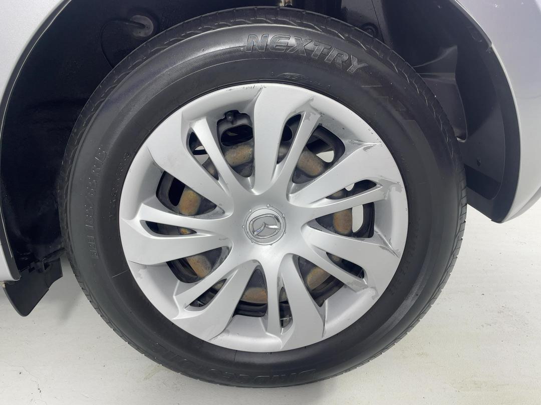 Photo '11' of Mazda Demio