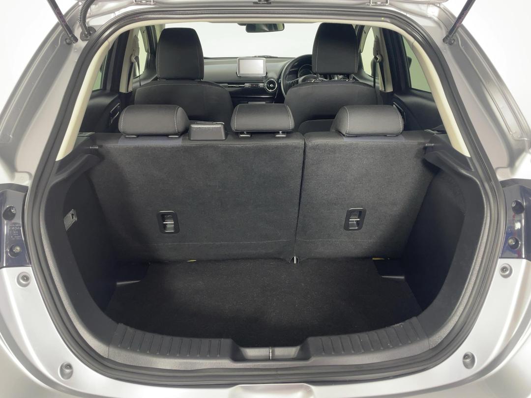 Photo '14' of Mazda Demio