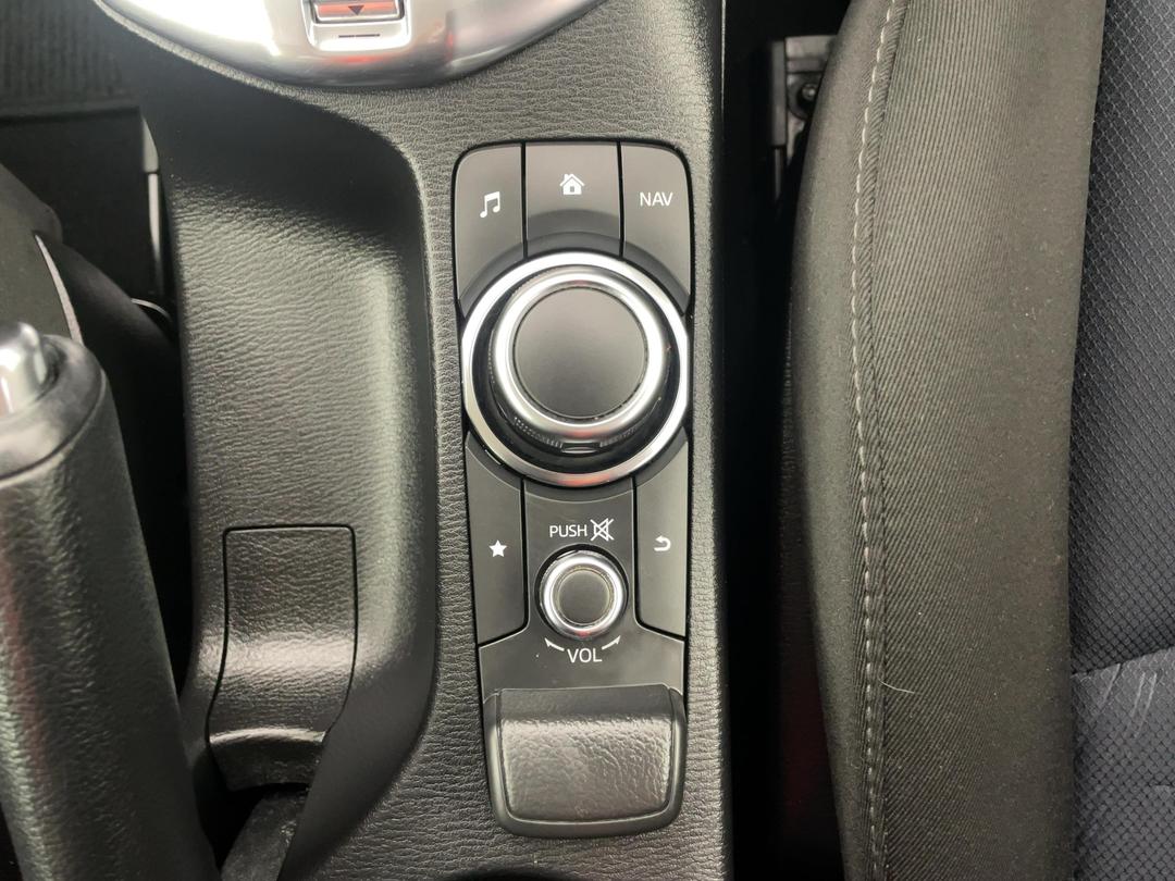 Photo '23' of Mazda Demio