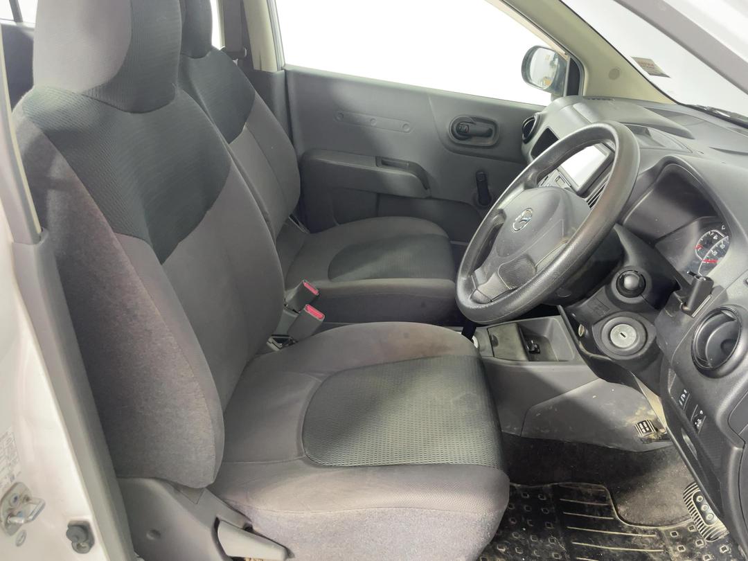 Photo '16' of Mazda Familia