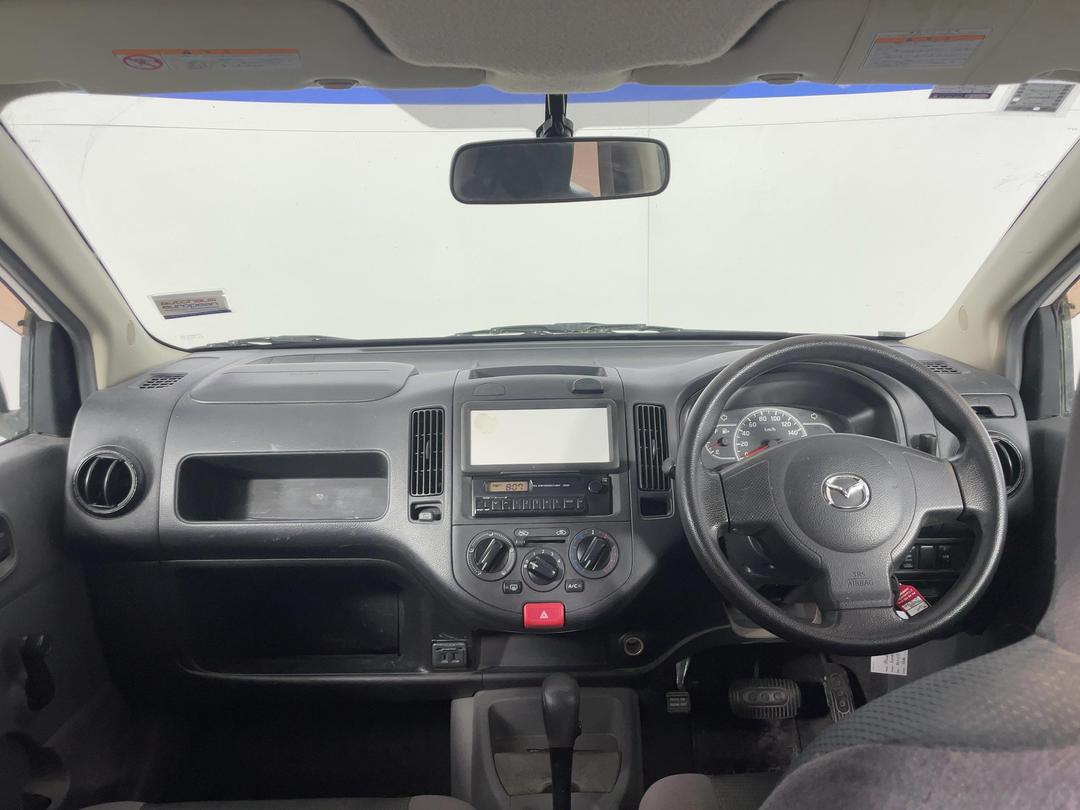 Photo '17' of Mazda Familia