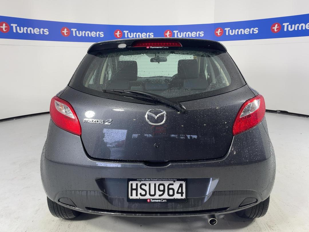 Photo '6' of Mazda Mazda2