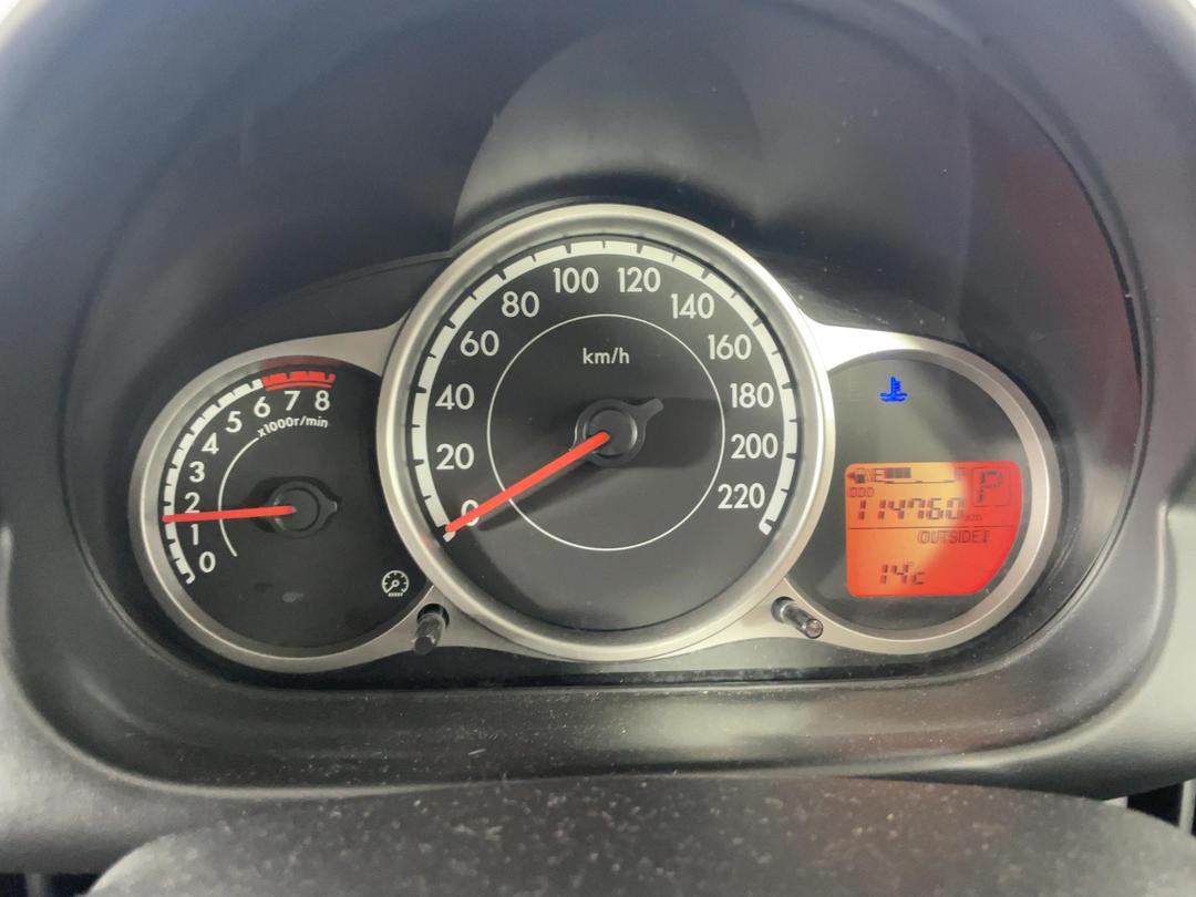 Photo '21' of Mazda Mazda2