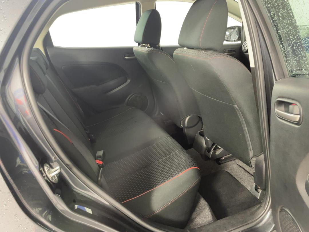 Photo '20' of Mazda Mazda2