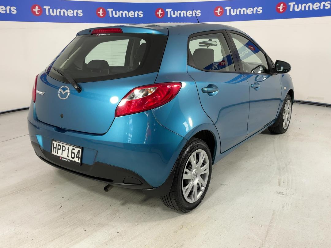 Photo '7' of Mazda Mazda2
