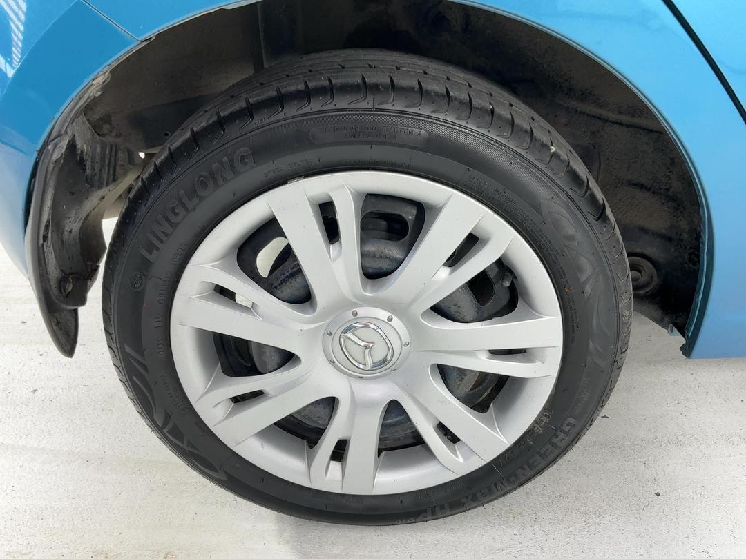 Photo '12' of Mazda Mazda2
