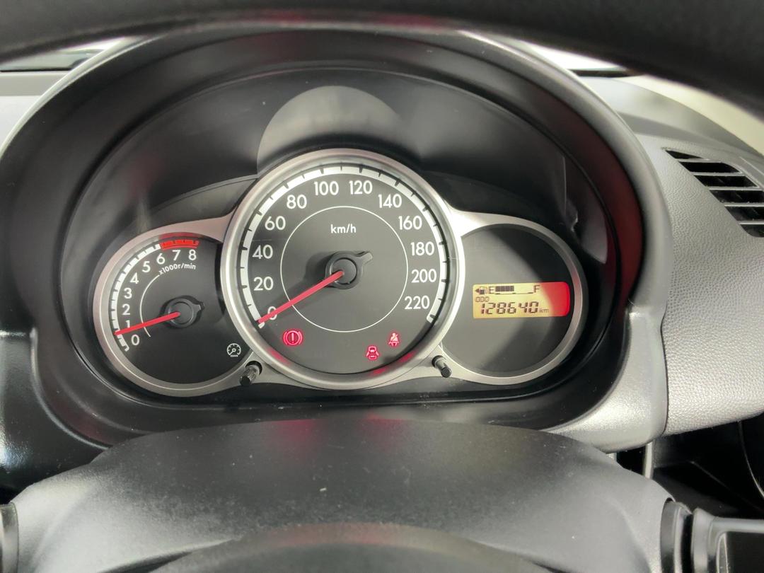 Photo '21' of Mazda Mazda2