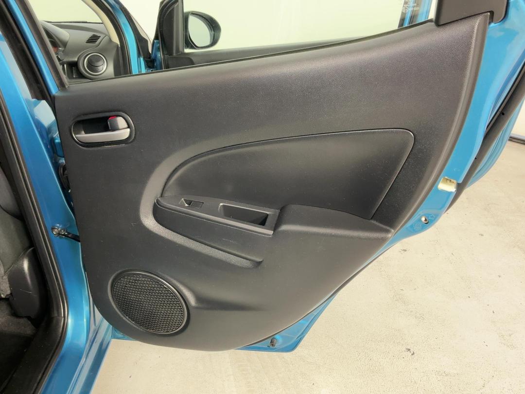 Photo '19' of Mazda Mazda2