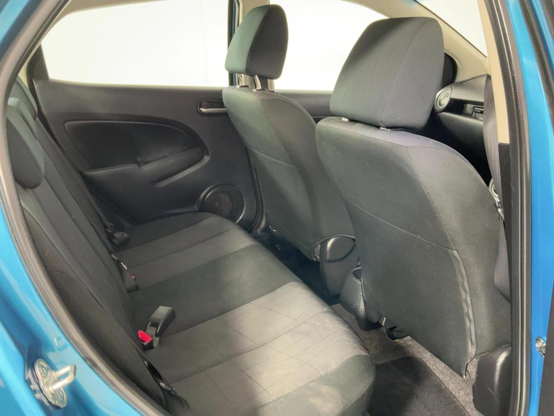 Photo '20' of Mazda Mazda2