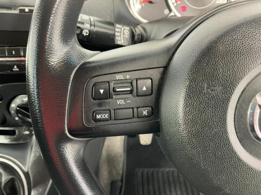 Photo '24' of Mazda Mazda2