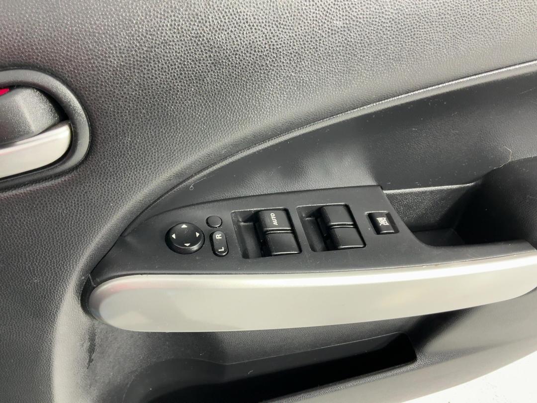 Photo '26' of Mazda Mazda2