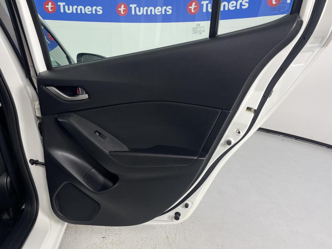 Photo '19' of Mazda Mazda3