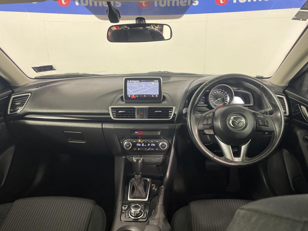 Photo '17' of Mazda Mazda3