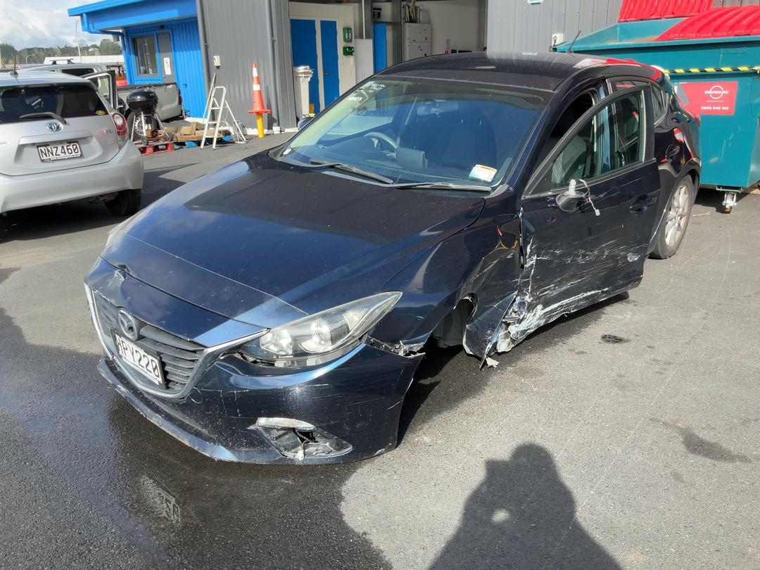 Photo '3' of Mazda Mazda3 GLX