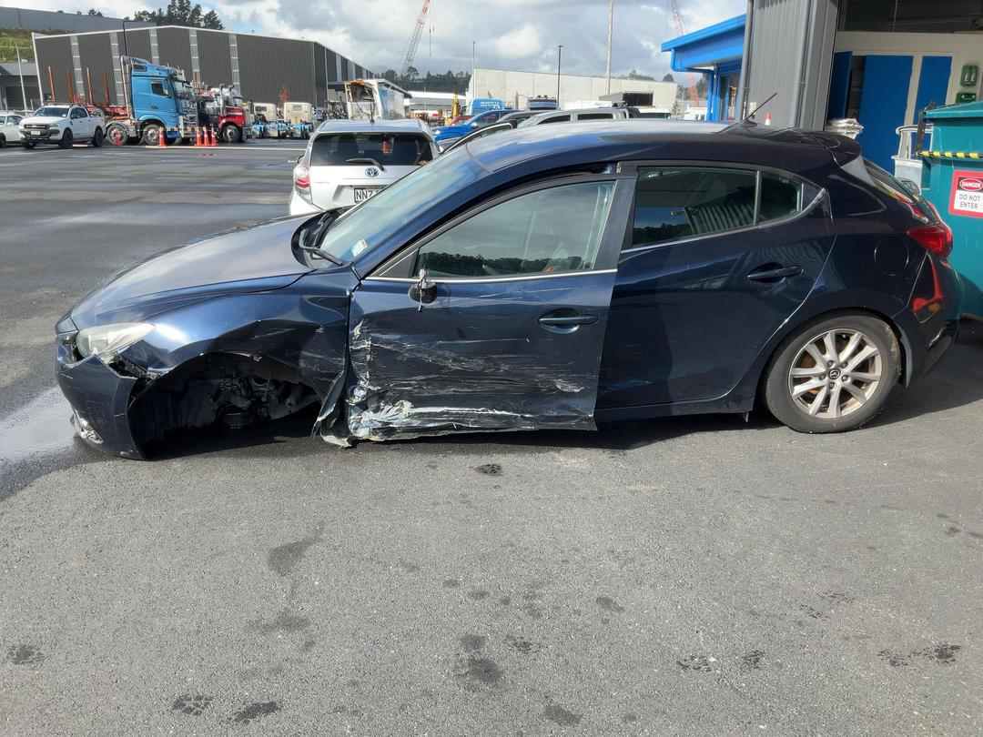 Photo '4' of Mazda Mazda3 GLX