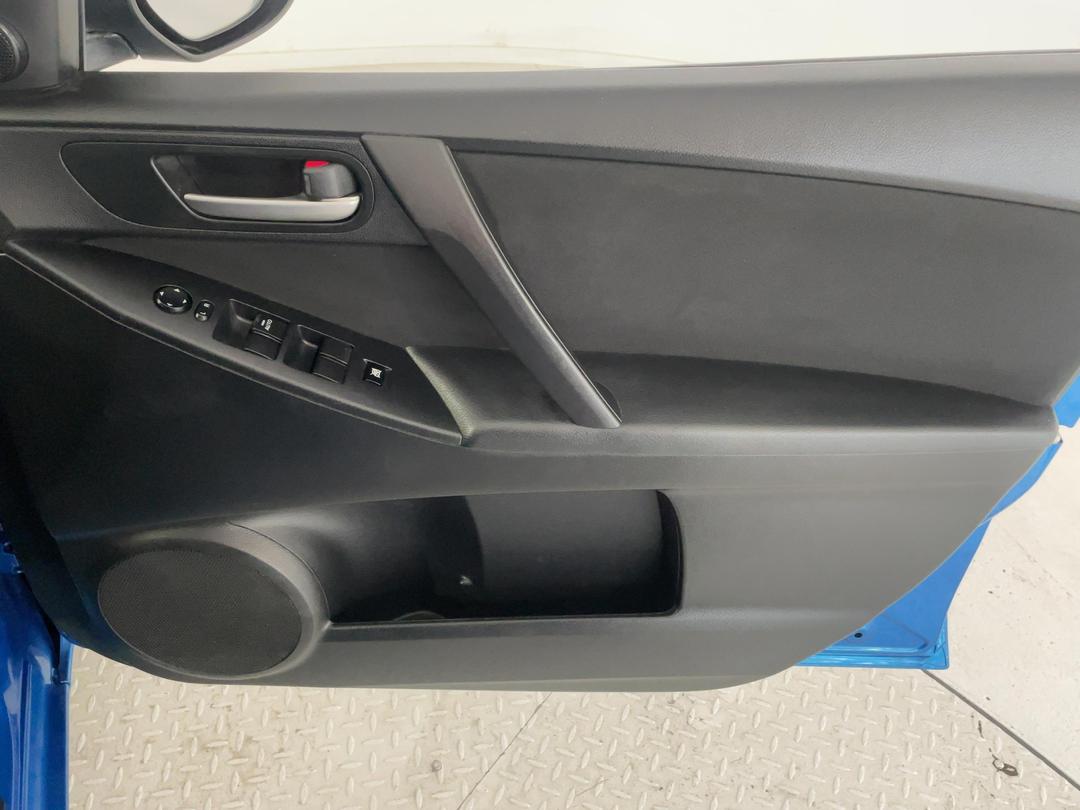 Photo '15' of Mazda Mazda3
