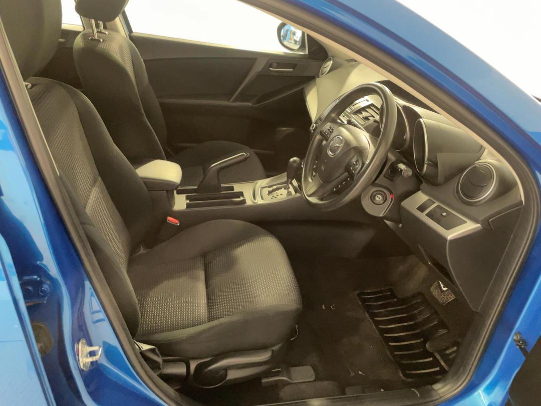Photo '16' of Mazda Mazda3