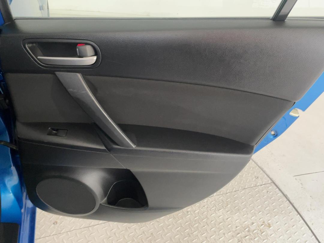 Photo '19' of Mazda Mazda3