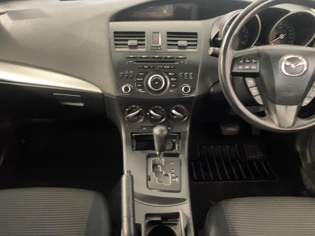 Photo '18' of Mazda Mazda3