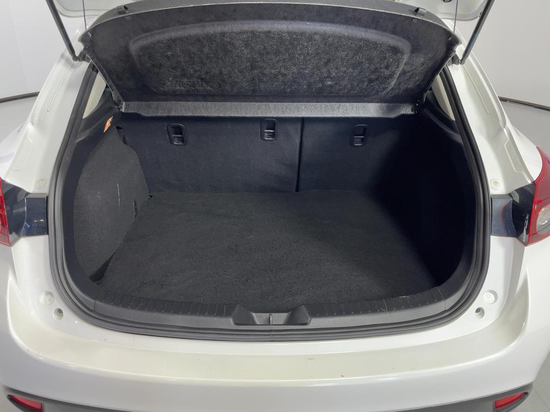 Photo '14' of Mazda Mazda3
