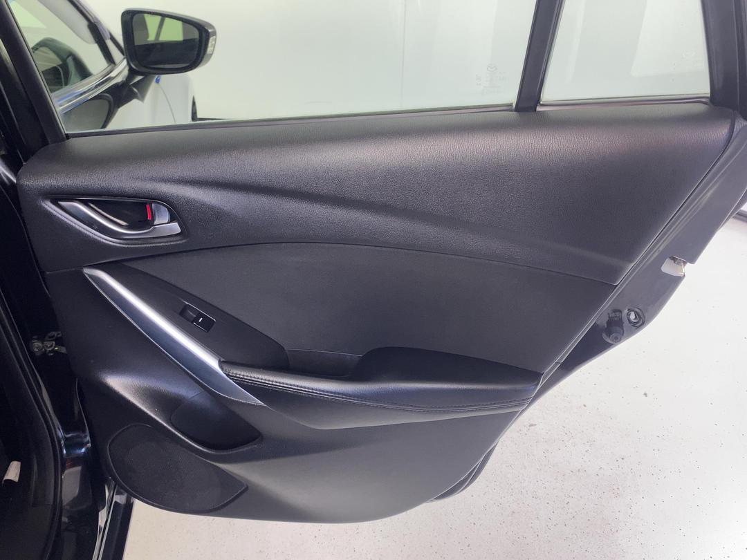 Photo '19' of Mazda Mazda6