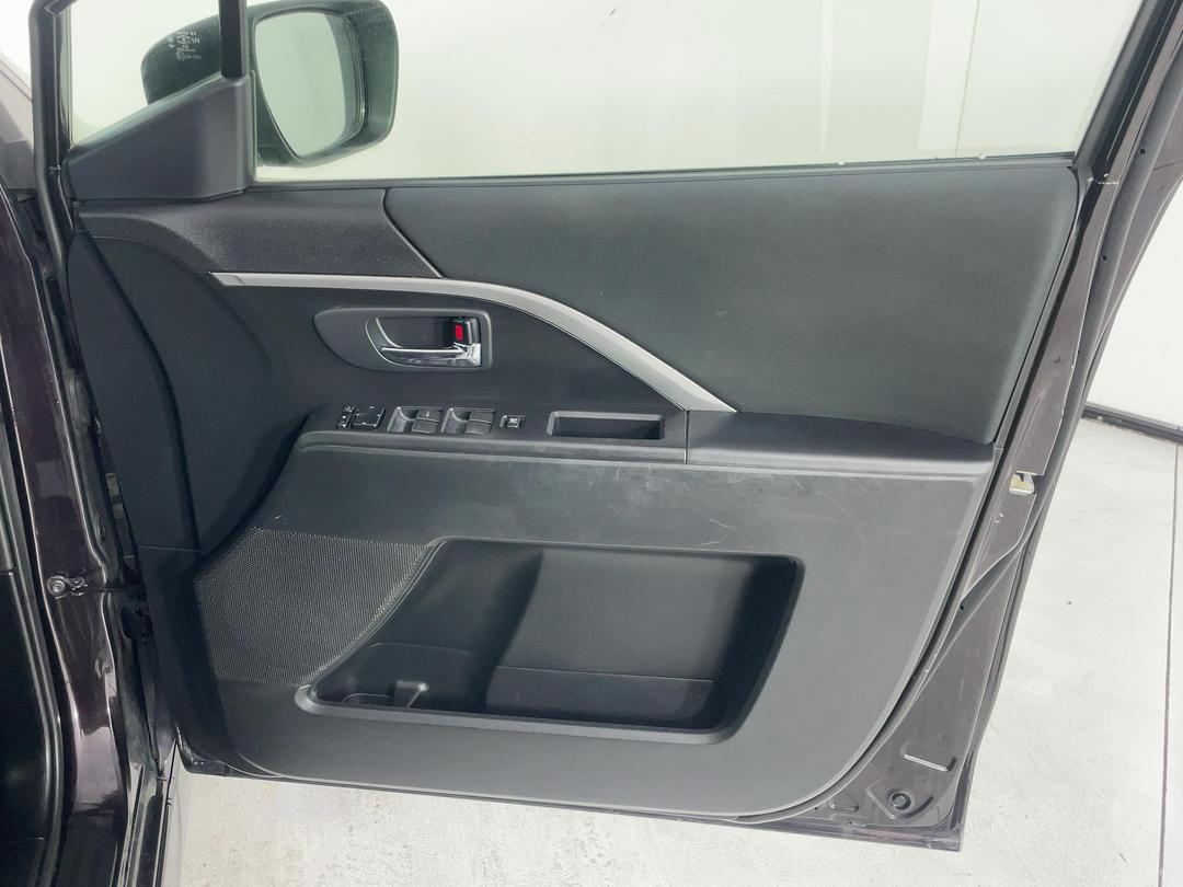 Photo '15' of Mazda Premacy
