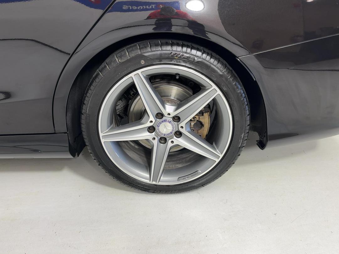 Photo '11' of Mercedes-Benz C-Class