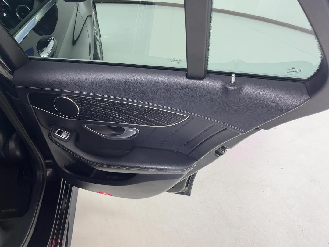 Photo '19' of Mercedes-Benz C-Class