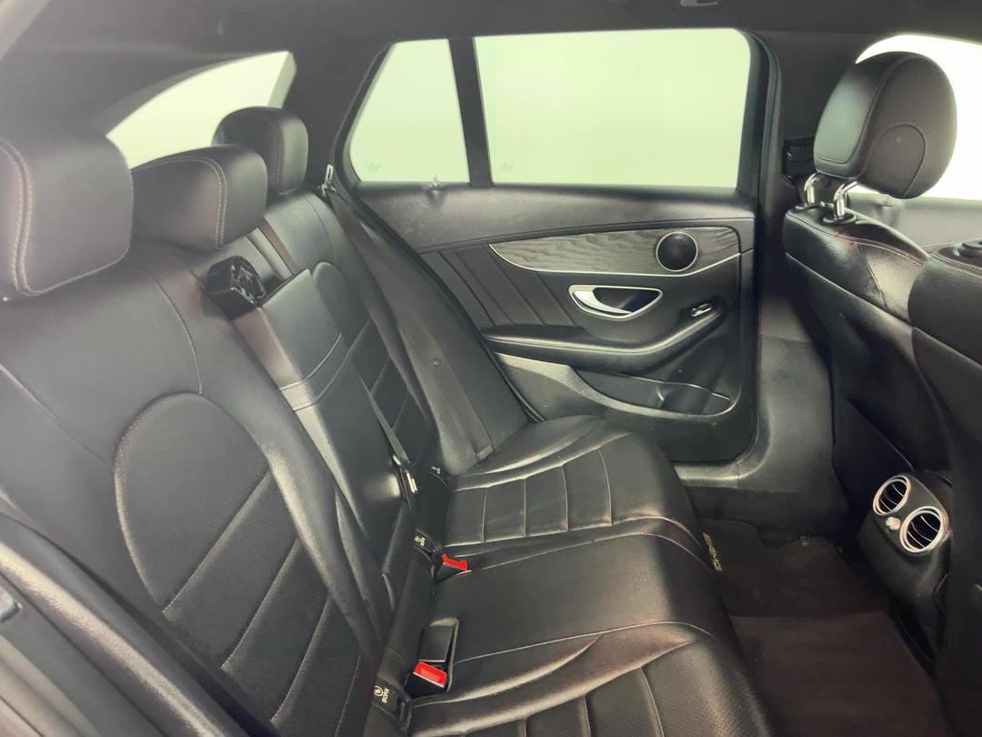 Photo '20' of Mercedes-Benz C-Class