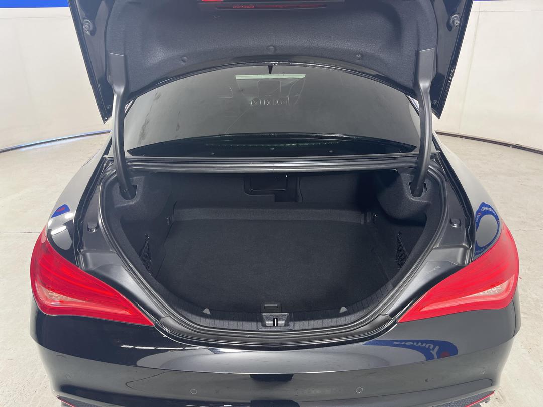 Photo '14' of Mercedes-Benz CLA 250