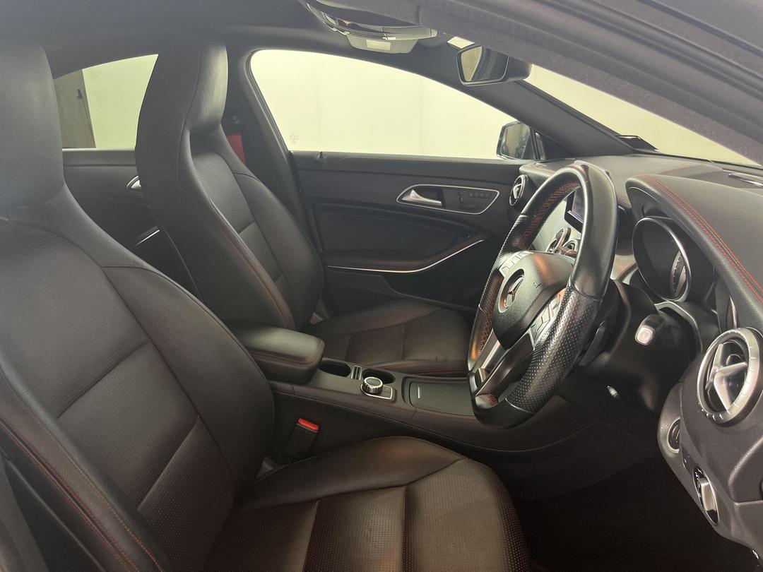 Photo '16' of Mercedes-Benz CLA 250