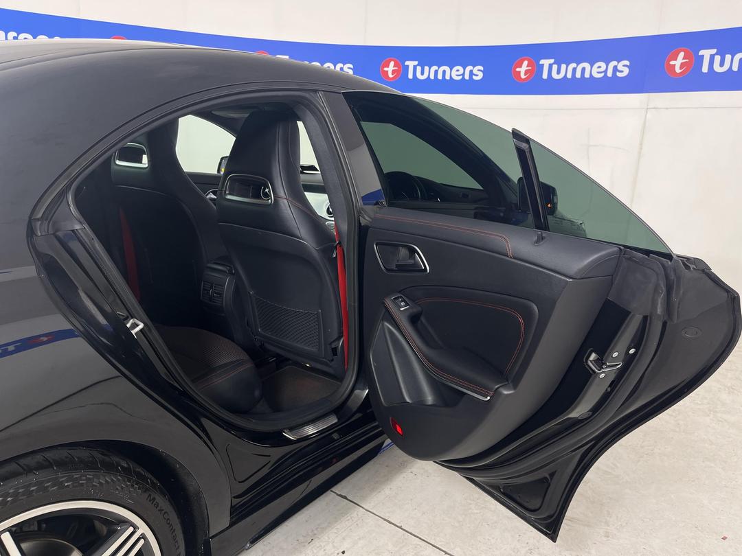 Photo '19' of Mercedes-Benz CLA 250