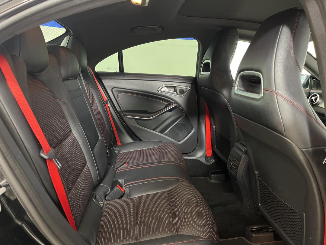 Photo '20' of Mercedes-Benz CLA 250