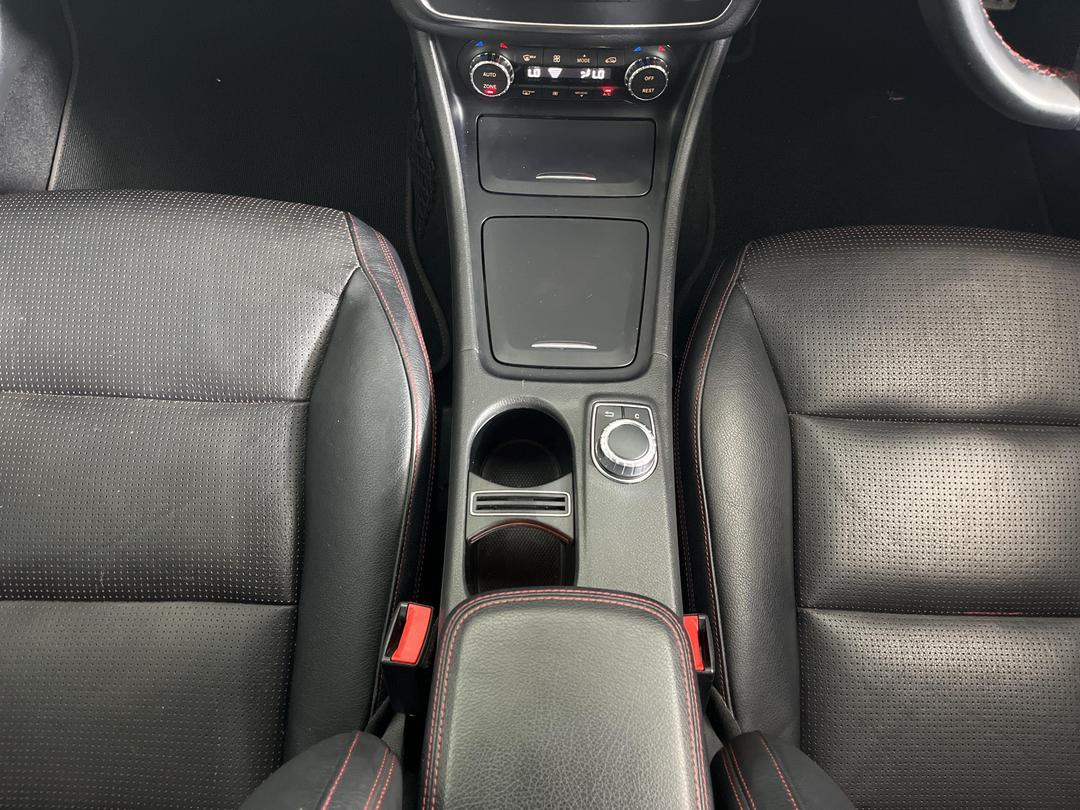 Photo '23' of Mercedes-Benz CLA 250