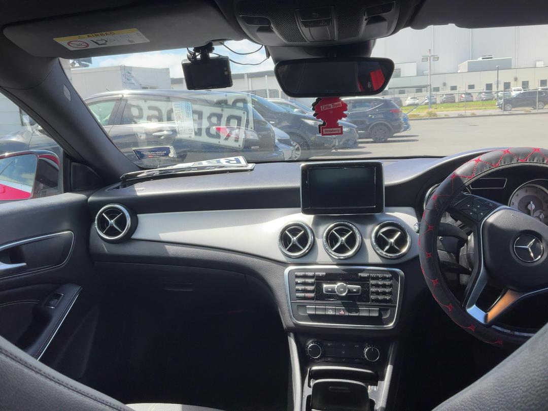 Photo '16' of Mercedes-Benz CLA 180 Photo '16' of Mercedes-Benz CLA 180