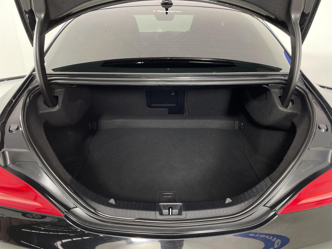 Photo '14' of Mercedes-Benz CLA180