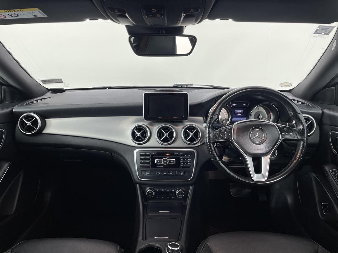 Photo '17' of Mercedes-Benz CLA180