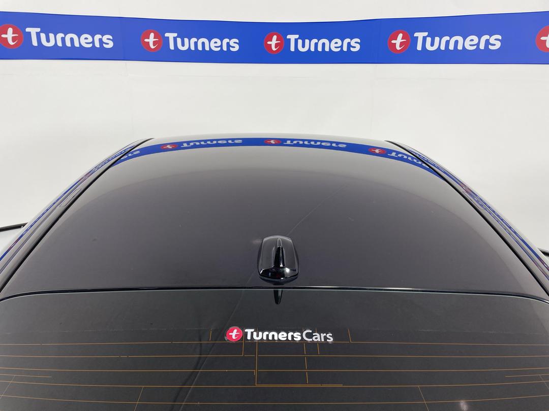 Photo '30' of Mercedes-Benz CLA180