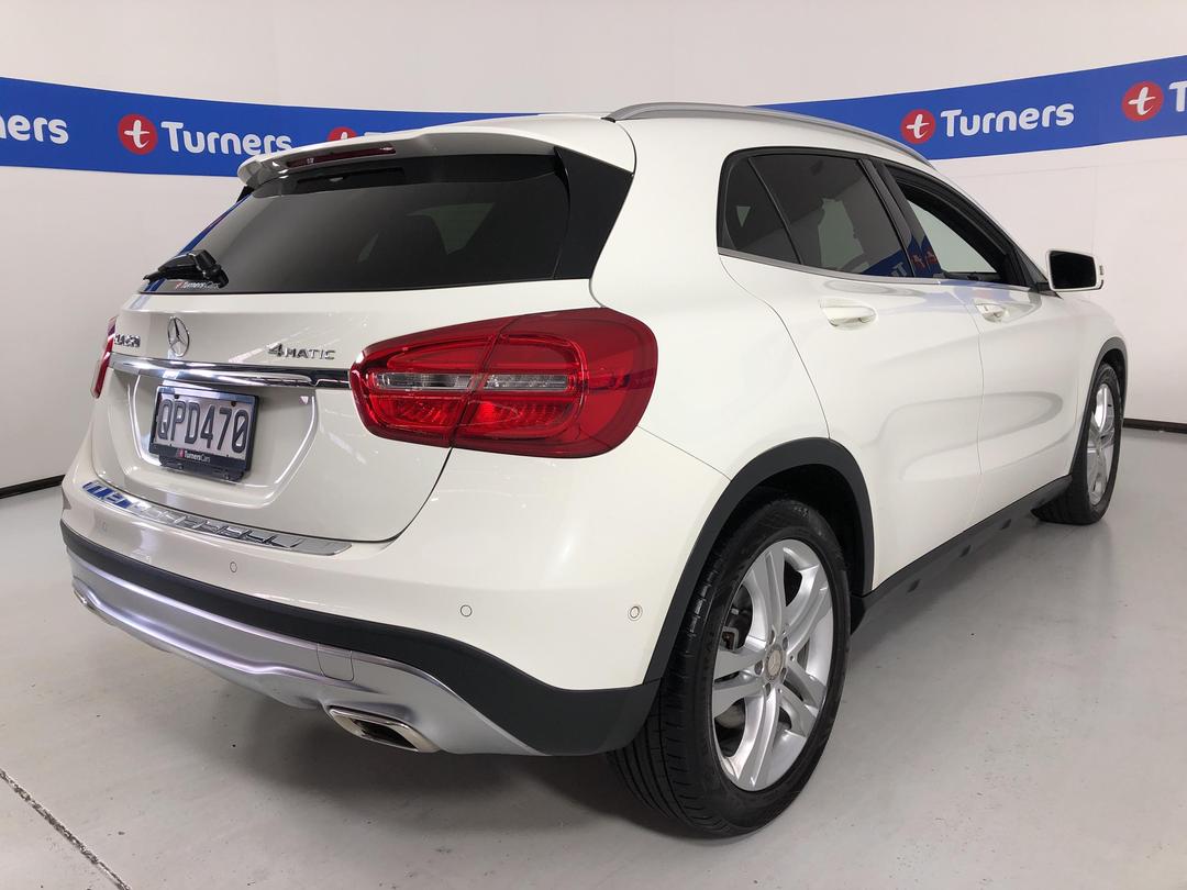 Photo '7' of Mercedes-Benz GLA250