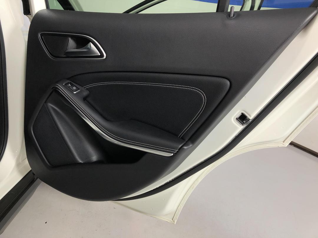 Photo '19' of Mercedes-Benz GLA250