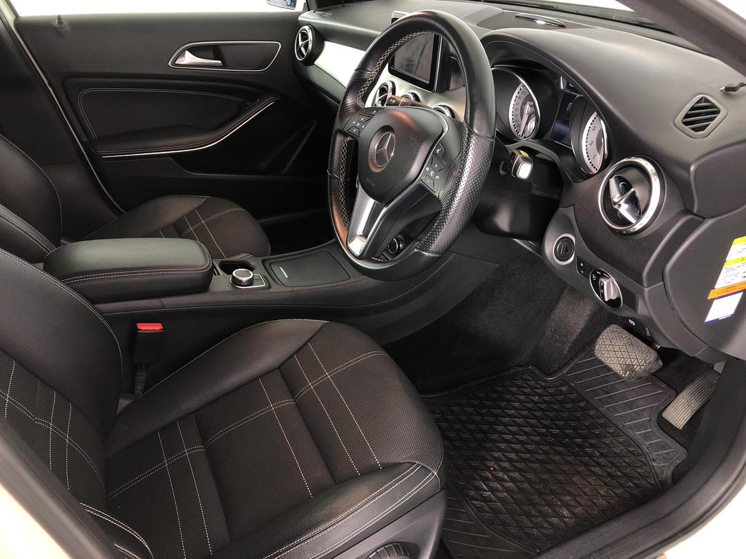 Photo '16' of Mercedes-Benz GLA250