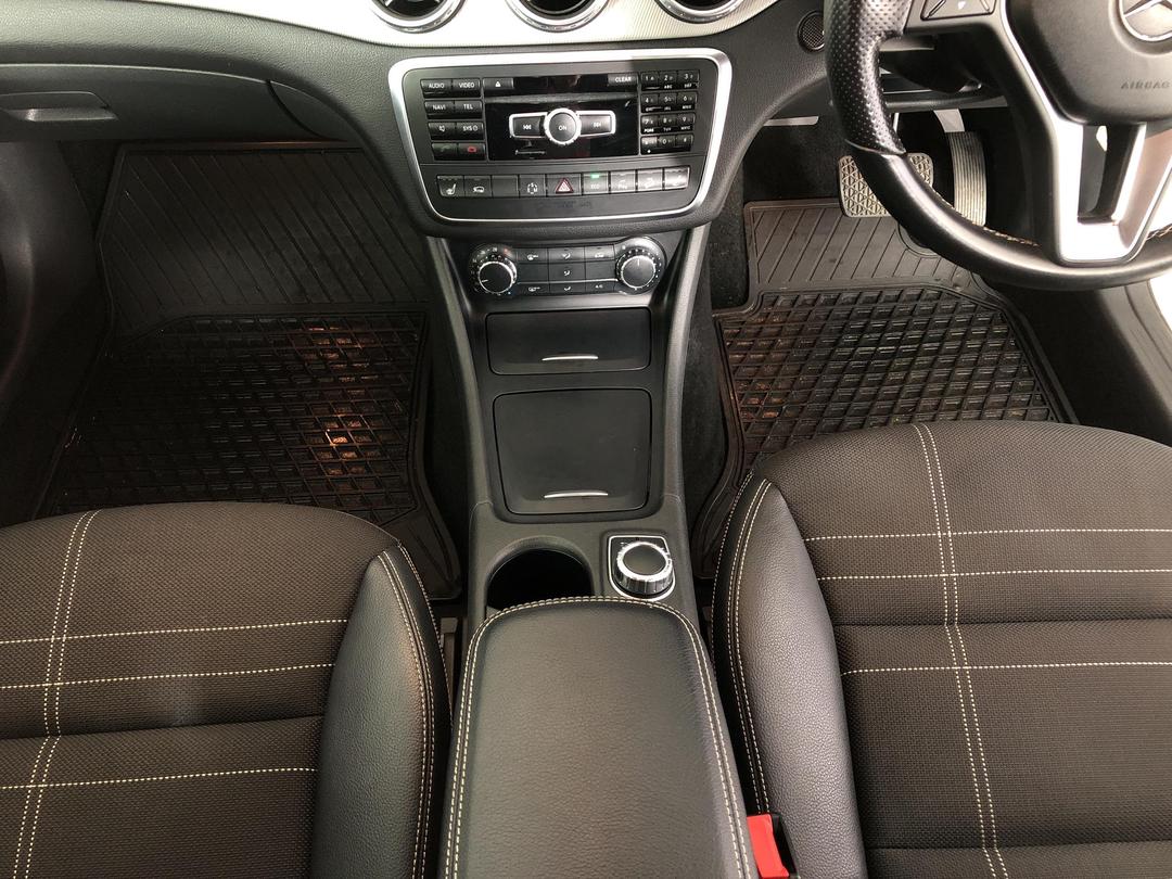 Photo '18' of Mercedes-Benz GLA250