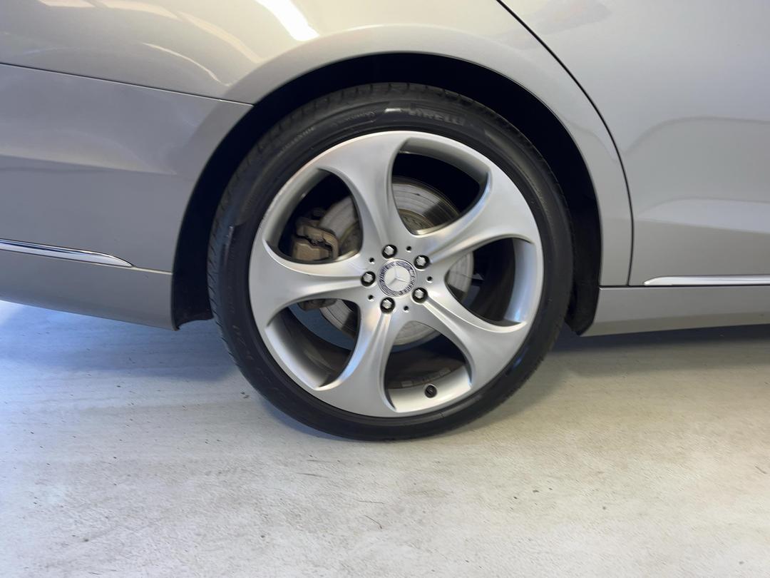 Photo '12' of Mercedes-Benz S-Class