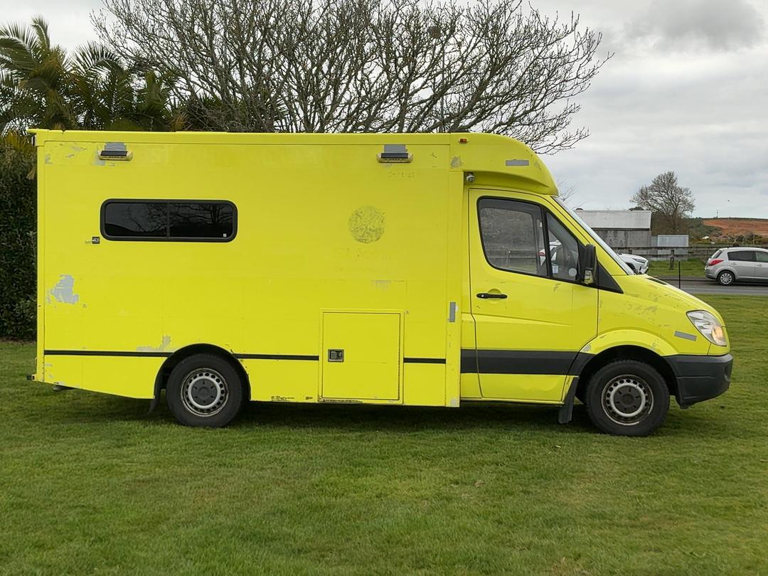Photo '3' of Mercedes-Benz Sprinter C/C 319 CDI 3665 S Ambulance